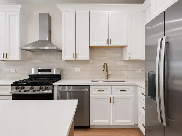 848 W George St #3 — Photo 6
