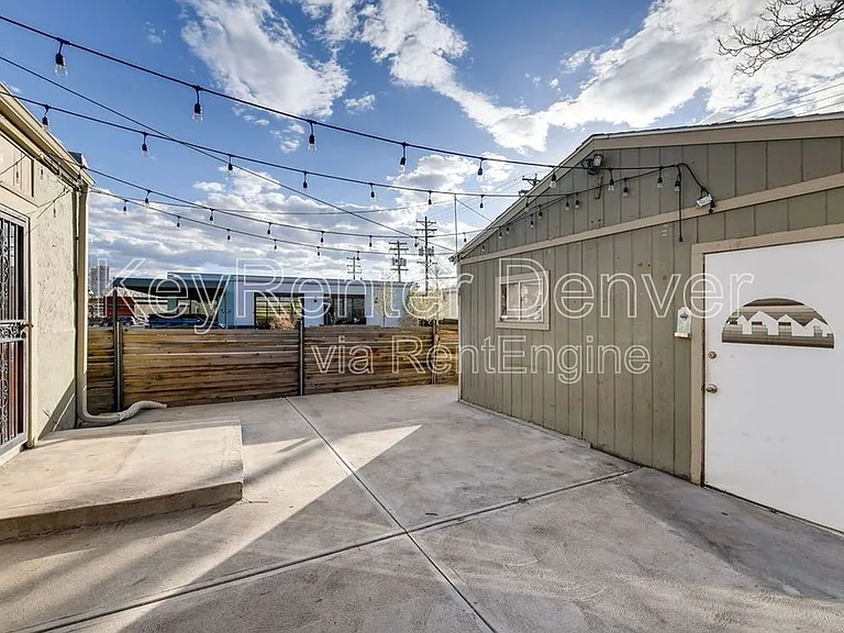3341 Lawrence St — Photo 5