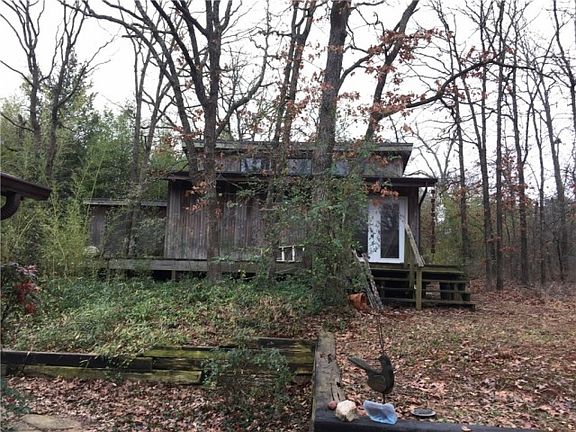5th image of 904 Tarkington Dr