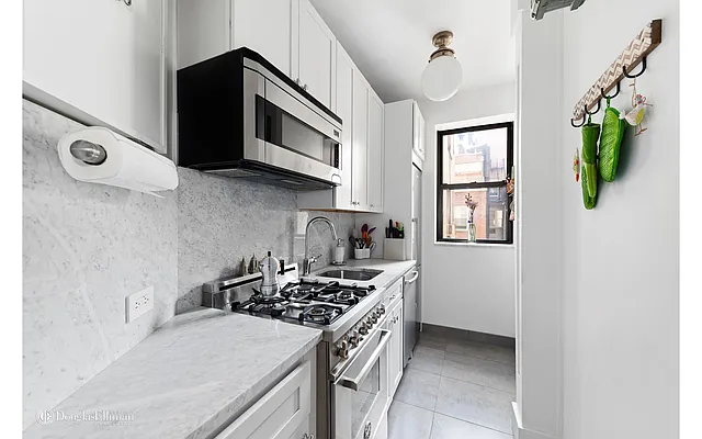 Sold by Douglas Elliman | media 2