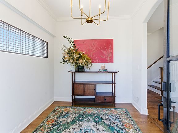 3rd image of 2807 W Linden Ave