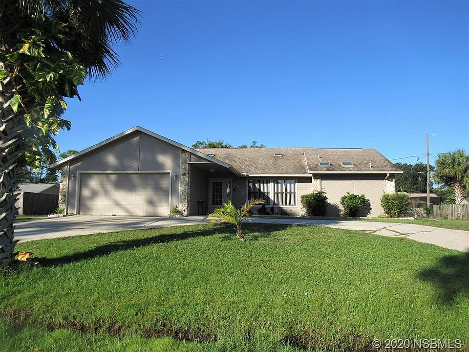 1st image of 2924 Sabal Palm Dr