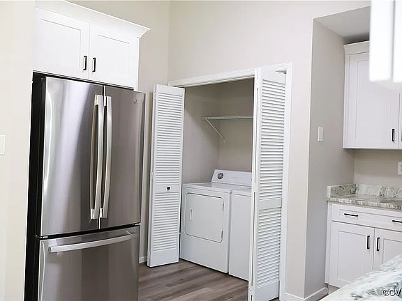 Kitchen/laundry