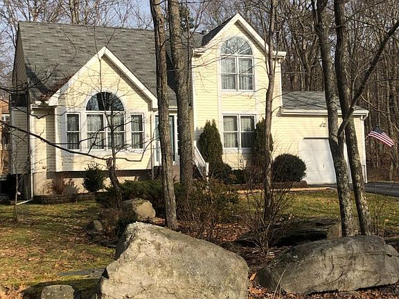 2nd image of 122 Pinto Ln