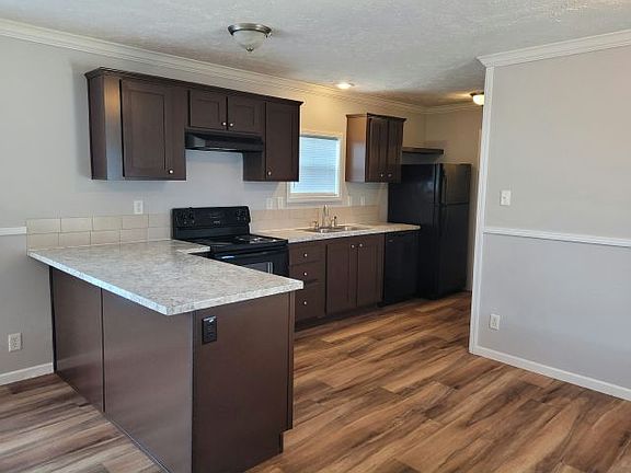 3rd image of 7012 Greenbrier Village Dr #90