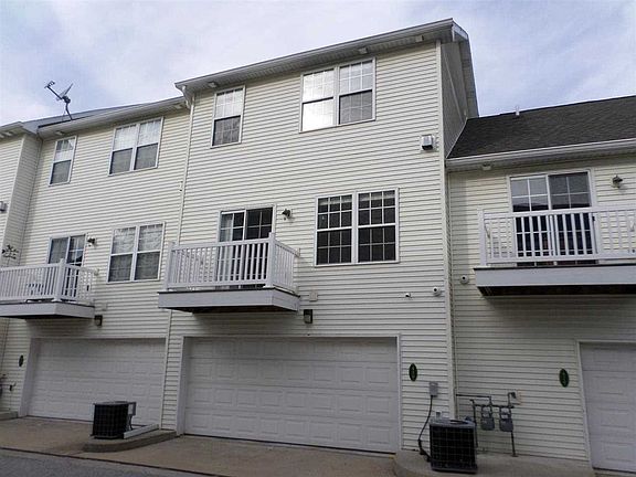 3rd image of 430 Abbey St
