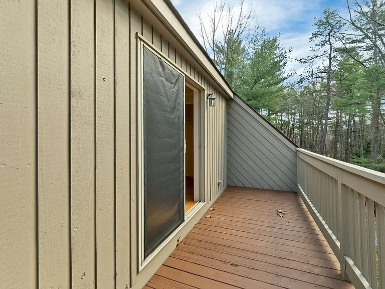 32 Suffolk Ct — Photo 21