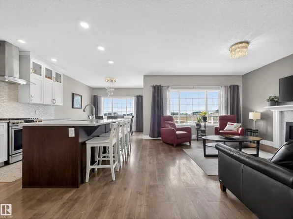 1047 Coopers Hawk Link NW, Edmonton, AB T5S 0M2