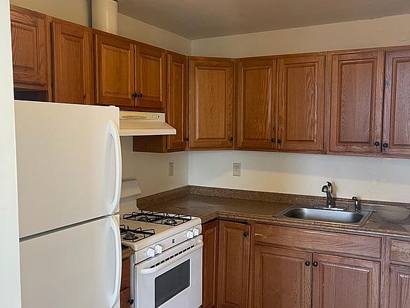 5th image of 60 Atlantic St