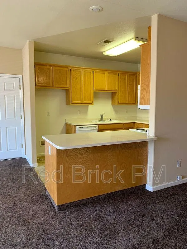 3 bed, 2.0 bath, 1145 sqft, $1,745 — Photo 4