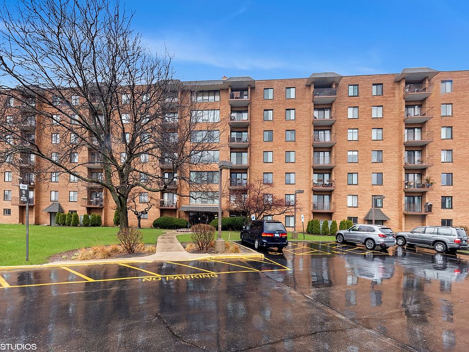 1st image of 1747 Crystal Ln #303