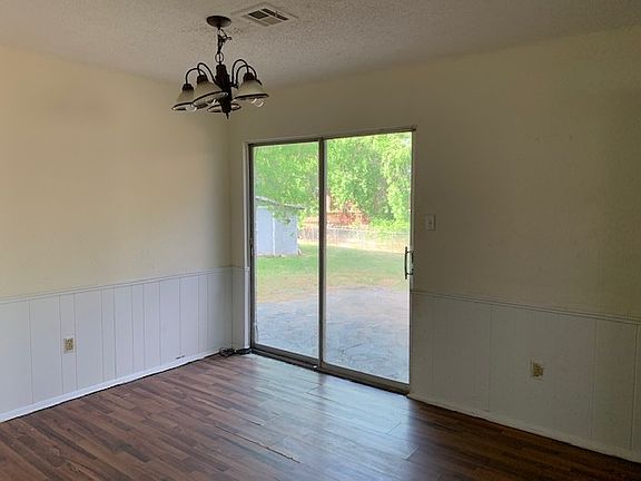 4th image of 6111 NW Birchwood Pl