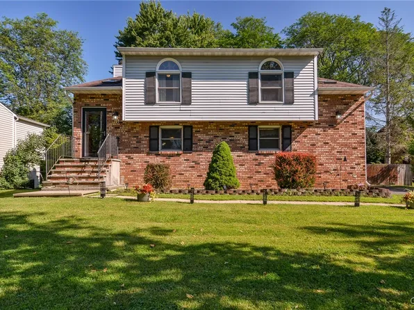 111 Deerfield Rd, East Syracuse, NY 13057