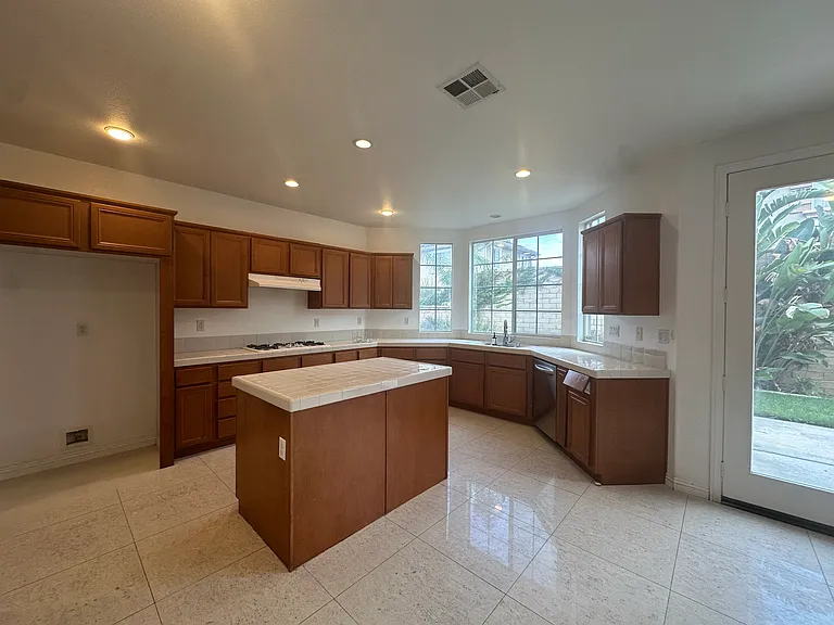 2259 Marysa Kathrin St — Photo 5
