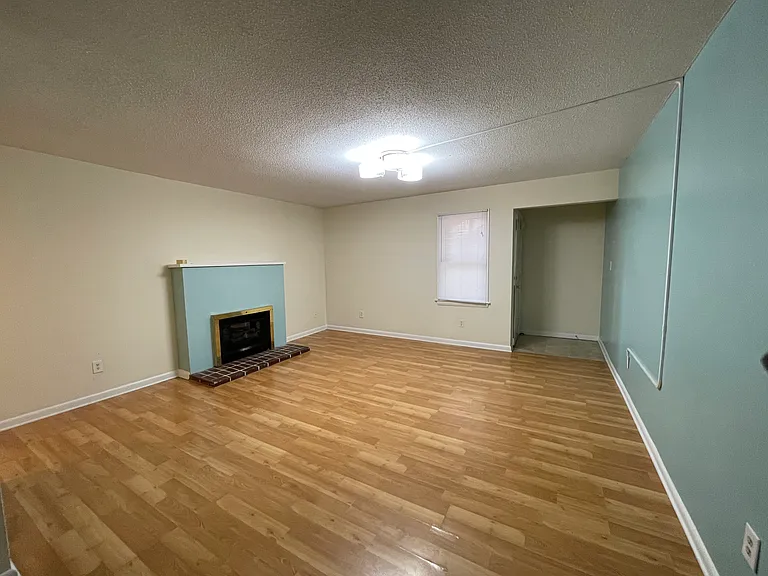 1005 Carlton Ave #C — Photo 4