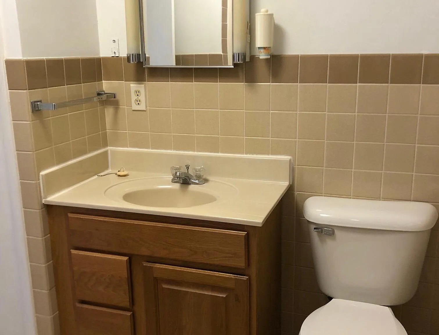 2 bed, 1500 sqft, $1,600 — Photo 3