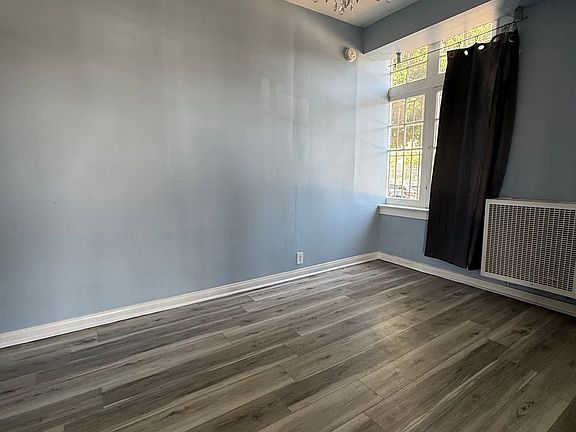 5th image of 2301 W 10th St #2301