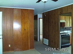 5th image of 2652 Carolyn Blvd