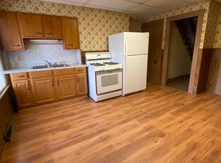 2 Clinton St, Easthampton, MA 01027