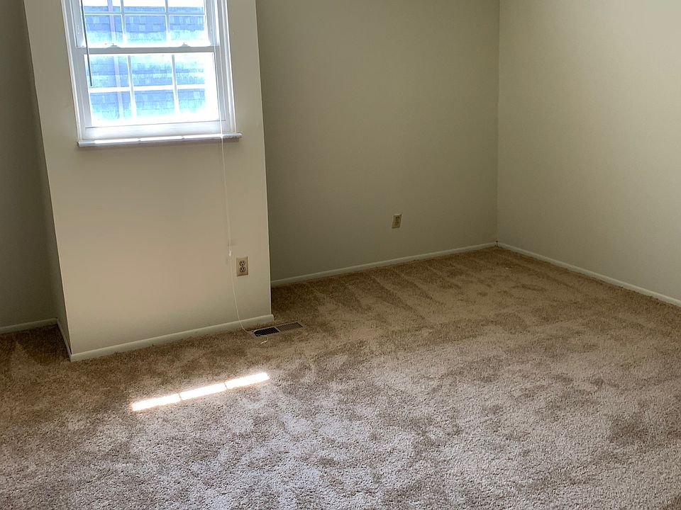 1st image of 1832 1st St NE #1832B
