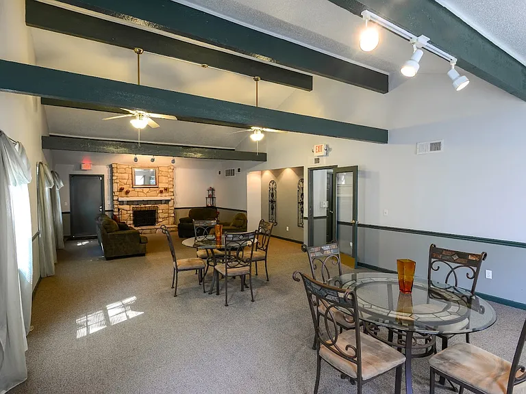 Whispering Lake Apartments — Photo 5