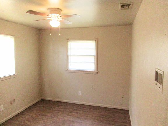 4th image of 2314 62nd St APT B
