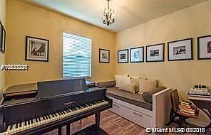 5 bed, 2494 sqft, $4,850 — Photo 3