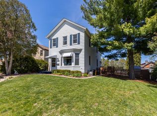 1085 W 5th St, Dubuque, IA 52001