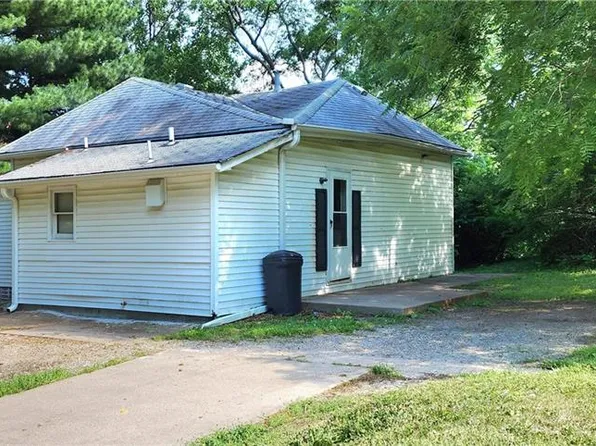 4502 Orchard Rd, Saint Joseph, MO 64505