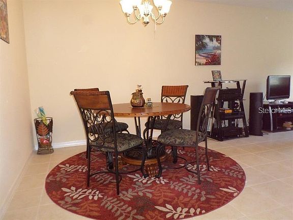 3rd image of 2204 Seven Oaks Dr