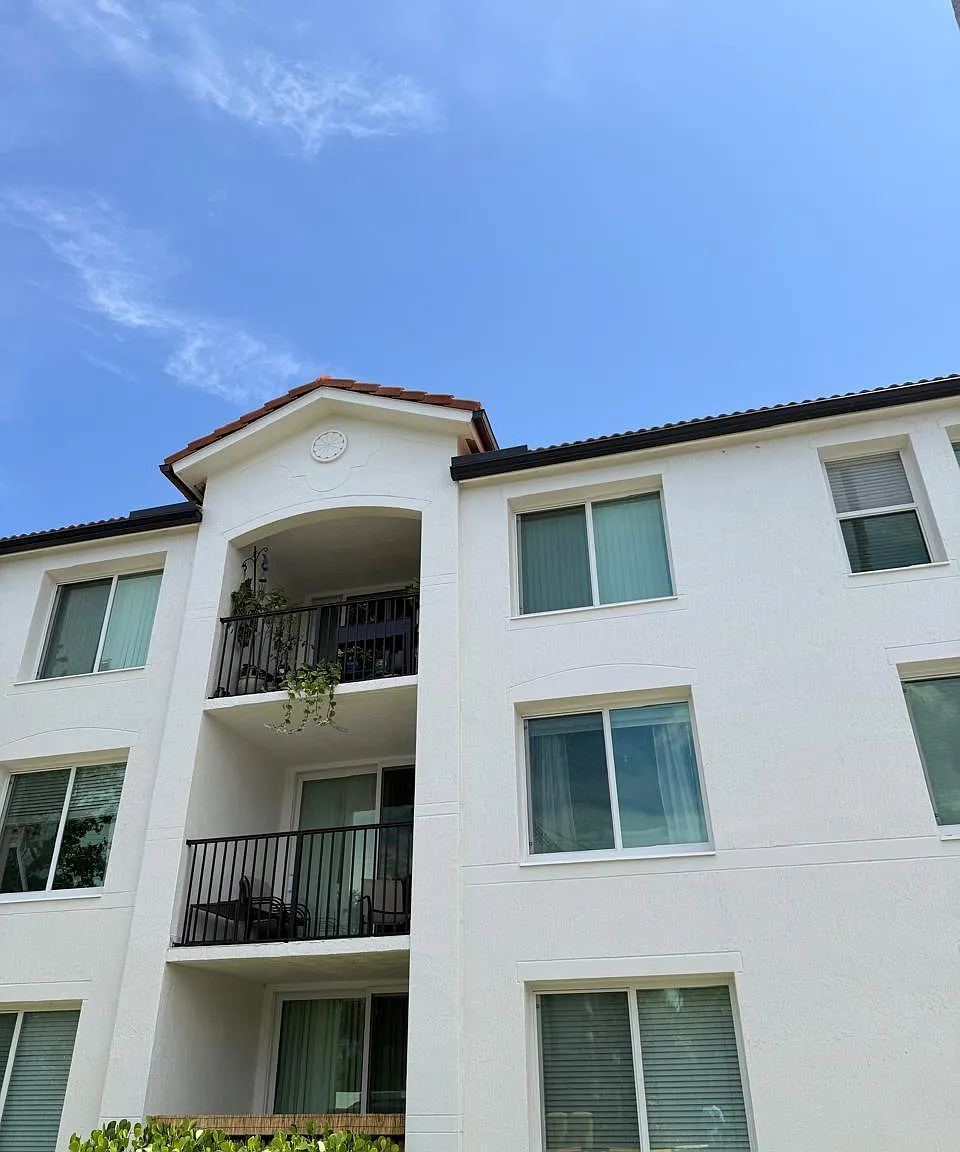 3 bed, 2.0 bath, 1233 sqft, $2,650 — Photo 2