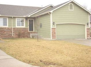 928 N Cedar Point Cir, Rose Hill, KS 67133