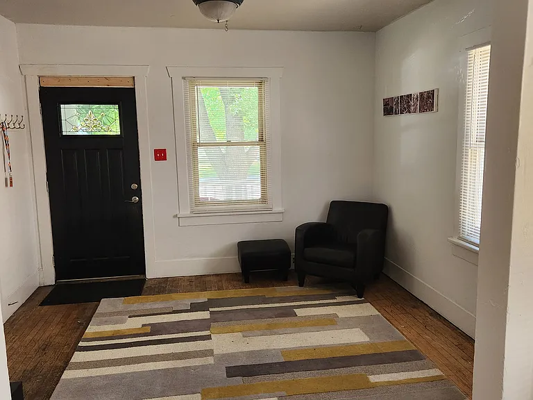 2420 S High St — Photo 7