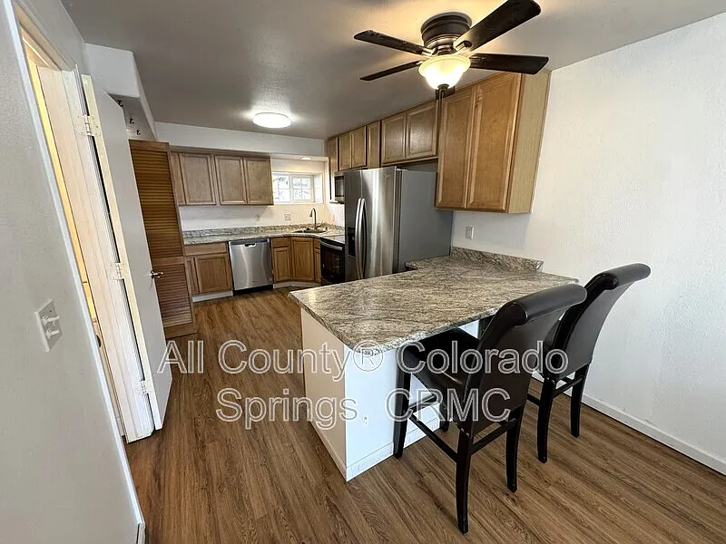 2 bed, 1.0 bath, 832 sqft, $1,395 — Photo 4