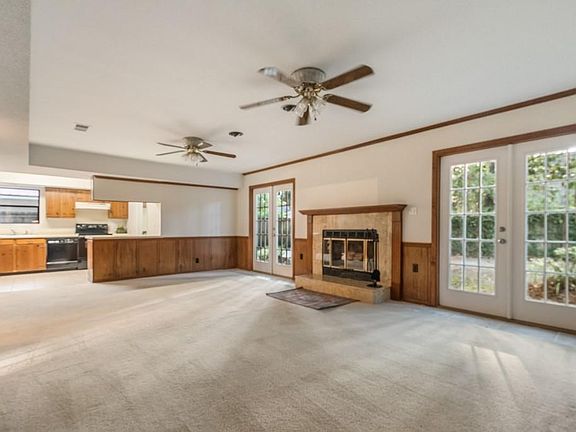 5th image of 902 Pinemont Dr