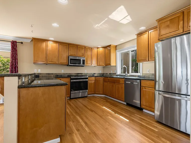 813 2nd Ave N #B — Photo 9