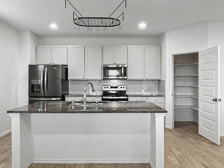 2437 Dielman Dr — Photo 13
