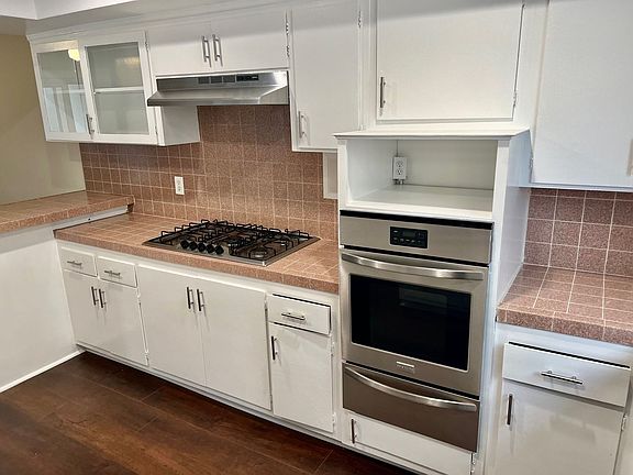 4th image of 604 Evergreen St APT 1