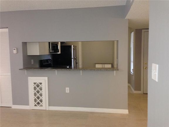 3rd image of 2101 Glenmoor Dr #2101