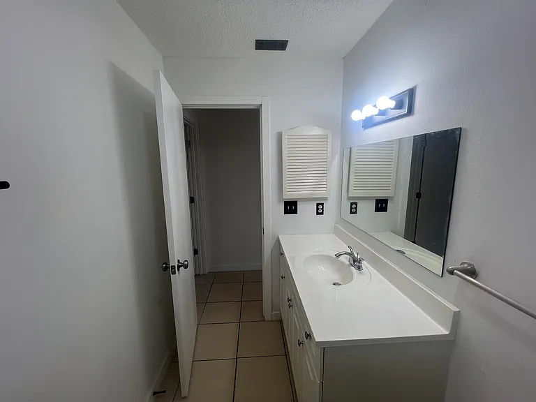 354 Camillia Ln #B — Photo 13