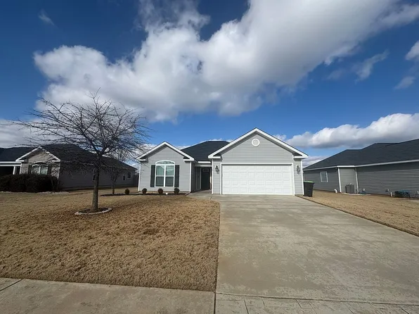 116 Raymond Cir, Warner Robins, GA 31088