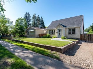 5412 S 50th St, Lloydminster, AB T9V 0M9
