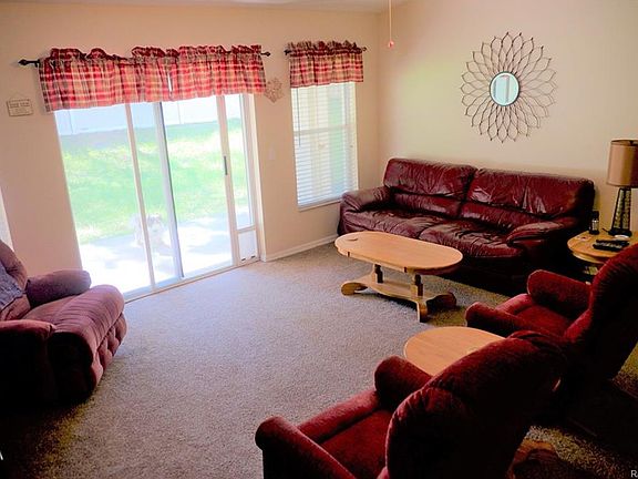 5th image of 8318 N Creek Way