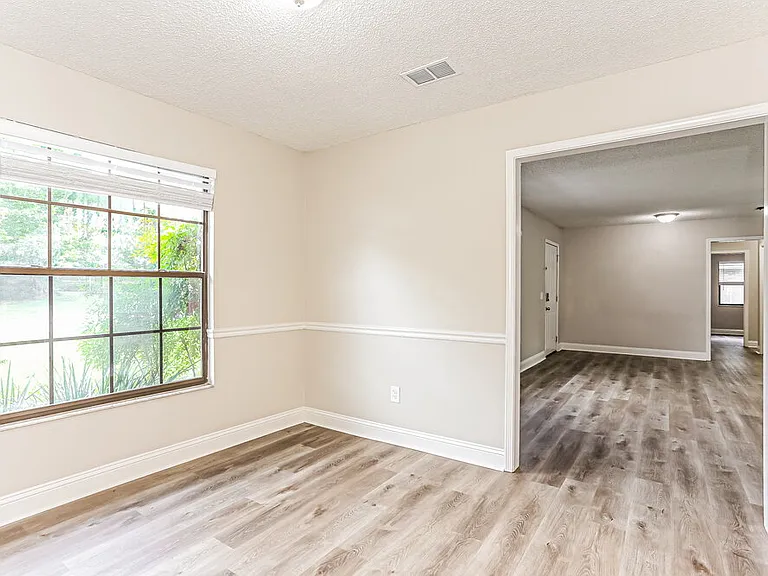 2553 Sandlewood Cir — Photo 11