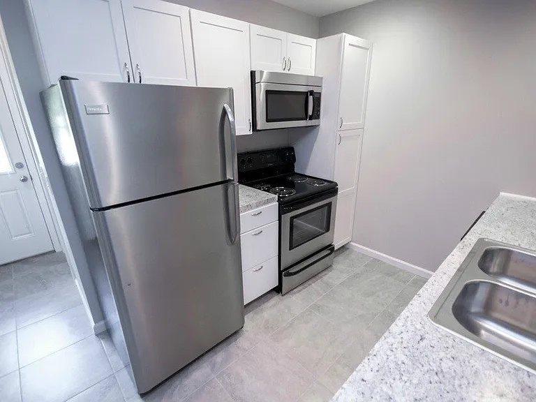 522 Gerald Ct — Photo 7