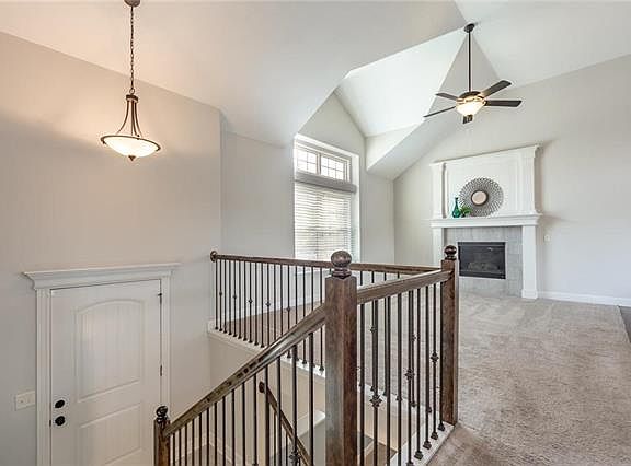 5th image of 1716 NE Woodview Cir