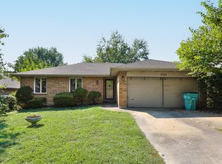 3130 E Meadowmere St, Springfield, MO 65804