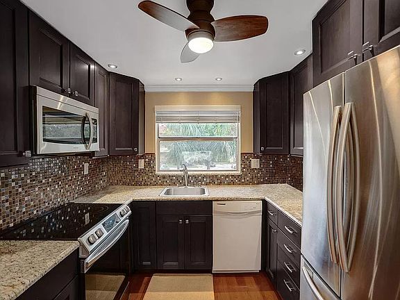 3rd image of 9020 Sunrise Lakes Boulevard #201