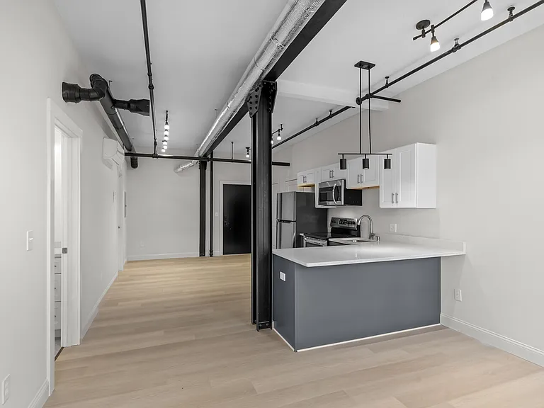105 William St #206 — Photo 6