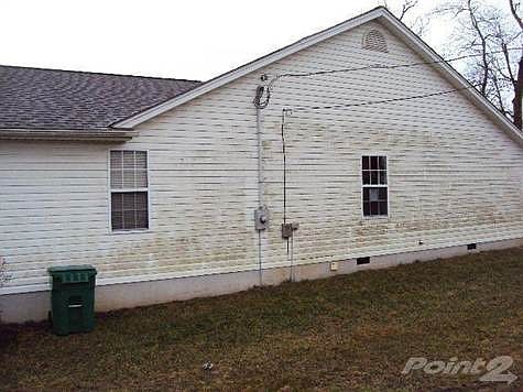 3rd image of 304 Waverly Ln